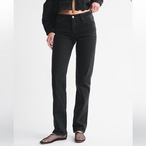 NWT Abercrombie and fitch mid rise 90s straight jeans